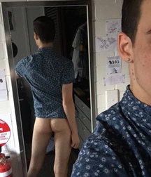 selfies and asses 5e2b59e9bfb8a.jpg