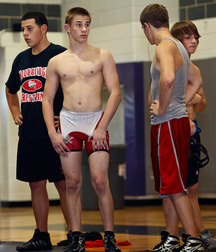 fight and wrestlers 5e3310f41d6c9.jpg