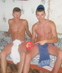 funny straight boys 5e35ca99e206e.jpg