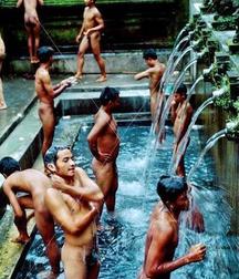 naked in the public fountain 5e38876baea71.jpg