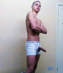 when it is large, it comes out of underwear 5e3b16f47bb8b.jpg