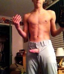 when it is large, it comes out of underwear 5e3b1726da6dc.jpg