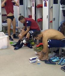 this happens in the locker room 5e419c77acc19.jpg