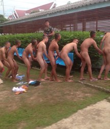 funny nudity 5e45a124acd0d.jpg