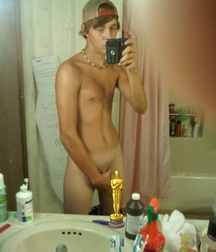 selfies naked but with discretion 5e45a24da361a.jpg