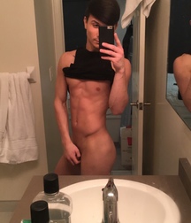 selfies naked but with discretion 5e45a25f3bc94.jpg