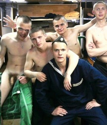 funny young soldiers  5e482030327f9.jpg