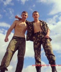funny young soldiers  5e4820335e322.jpg