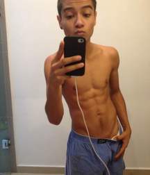 boys in selfies 5e48d51307738.jpg