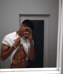 boys in selfies 5e48d51497d39.jpg