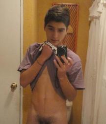 boys in selfies 5e48d52114e8c.jpg
