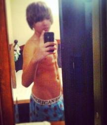 boys in selfies 5e48d52a71871.jpg