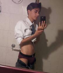 boys in selfies 5e48d52bea7a6.jpg