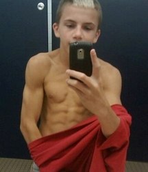 boys in selfies 5e48d52f093a4.jpg