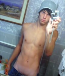 boys in selfies 5e48d5325960a.jpg