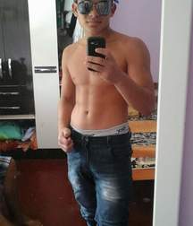 boys in selfies 5e48d545bd3f4.jpg