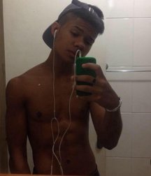 boys in selfies 5e48d54a60b70.jpg