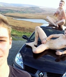 silly and funny straight guys 5e4c3aa9d153e.jpg