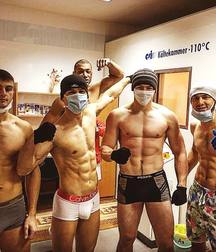 groups of sexy boys 5e4c3b1b43aba.jpg