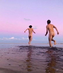 running naked in freedom 5e5a71944191f.jpg