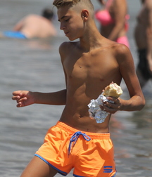 summer souvenirs 5e5f3ddd66e29.jpg
