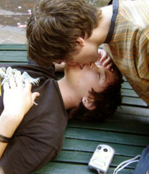 kiss Me Love 5e6013f0d3a5a.jpg