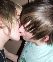 kiss Me Love 5e6014109be34.jpg