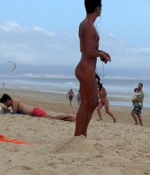 nudists on the beach 5e6535eff373c.jpg