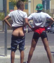 the funny ass of straight guys 5e6be6b0b76ec.jpg