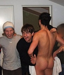the funny ass of straight guys 5e6be6ce6c80e.jpg