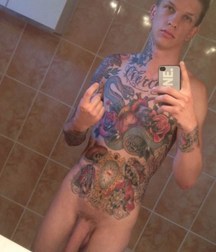 naked with my mobile 5e6e35f3a981f.jpg
