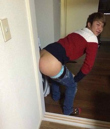 straight guys' ass 5e6fc08a86692.jpg