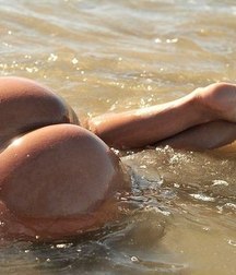 guys on the beach 5e779eb65eea2.jpg
