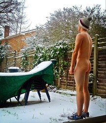 having fun with the snow 5e7d0bc0103a5.jpg