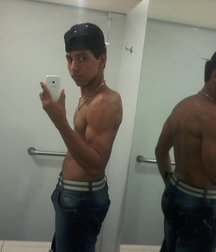 guys with cell phones 5e8234aaef8d5.jpg