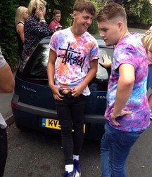 look at these funny guys 5e89f64d36681.jpg