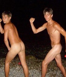look at these funny guys 5e89f6768a59e.jpg