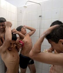 an indiscreet look in the locker room 5e89f7900e0b2.jpg