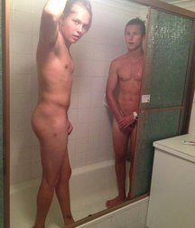 an indiscreet look in the locker room 5e89f7b83a656.jpg