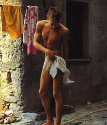 naked boys with towel 5e9dc54082654.jpg