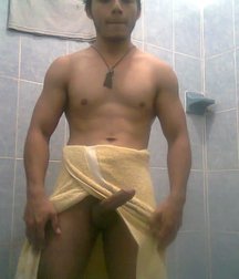 naked boys with towel 5e9dc54881b32.jpg