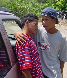 kiss me boy 5ea9e193be563.jpg