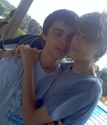 kiss me boy 5ea9e1a6939ee.jpg