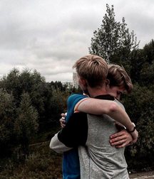 kiss me boy 5ea9e1d932dcd.jpg