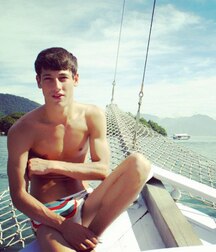 magical beauty of straight guys 5eaef4f282ee5.jpg