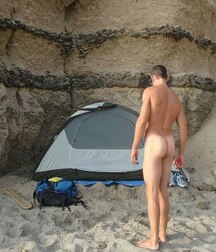 nudists on the beach 5eaef69ee0dda.jpg