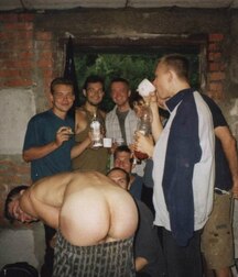 the friend showing his ass 5eaef7c9330db.jpg