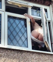 the butt of straight guys 5ebae760ddc7c.jpg