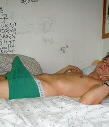 guys with hidden erection 5ebdb087959e1.jpg