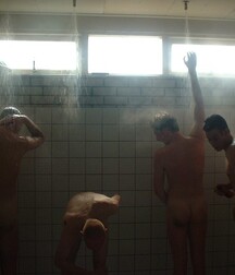 shower in the gym 5ed161796382c.jpg